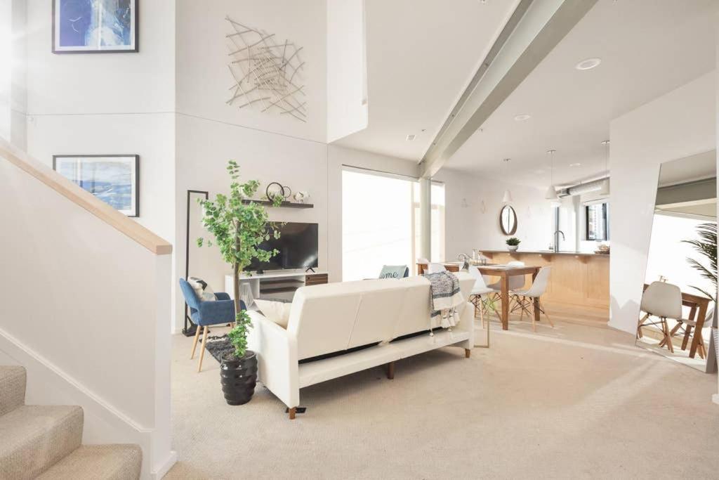 Upscale 3br Penthouse By Cozysuites Holiday home *