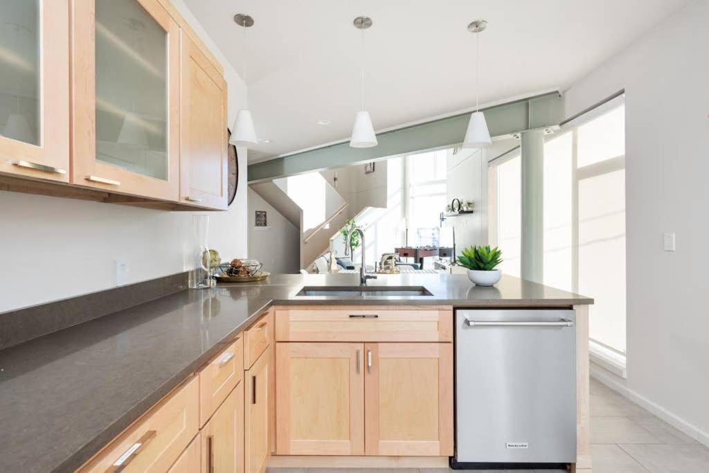 Upscale 3br Penthouse By Cozysuites Holiday home Indianapolis