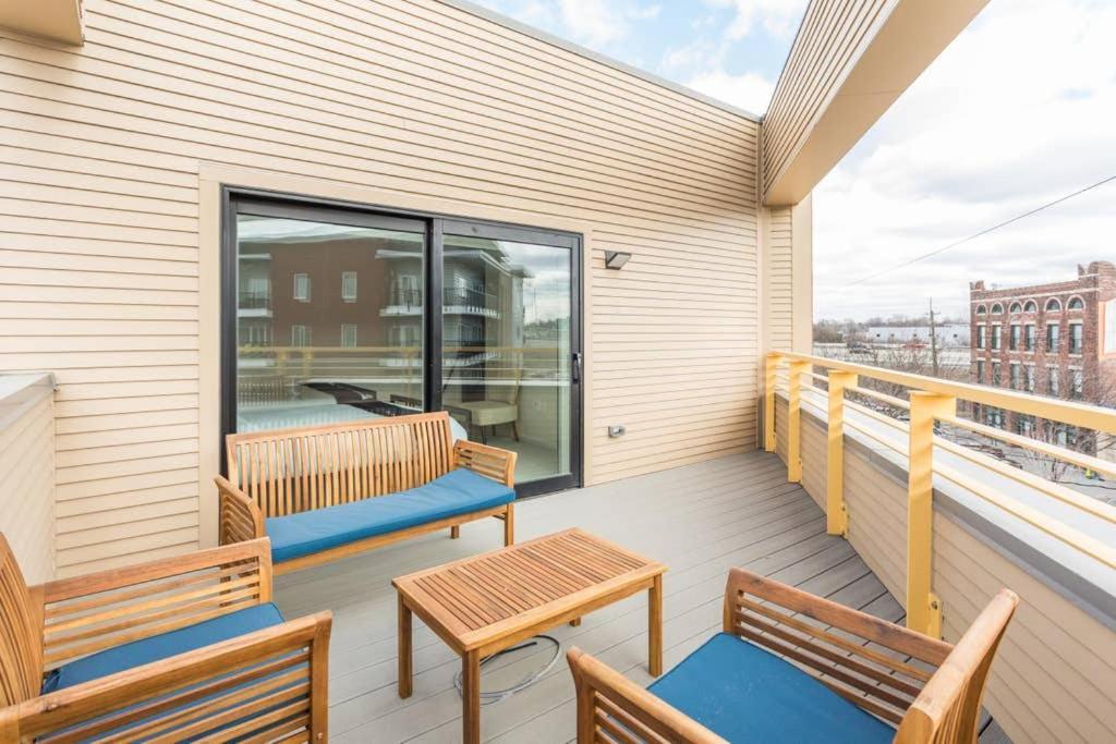 Upscale 3br Penthouse By Cozysuites Holiday home