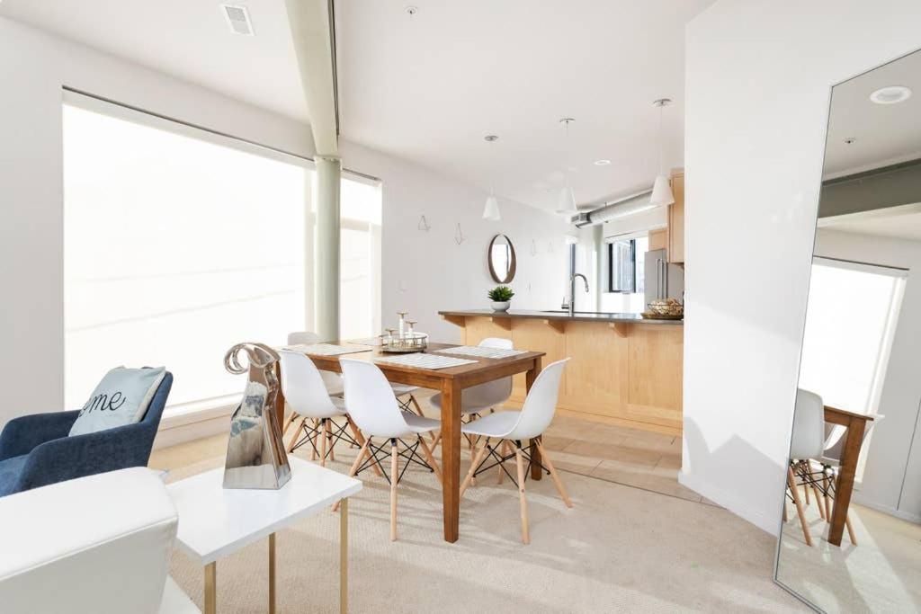 Upscale 3br Penthouse By Cozysuites Indianapolis