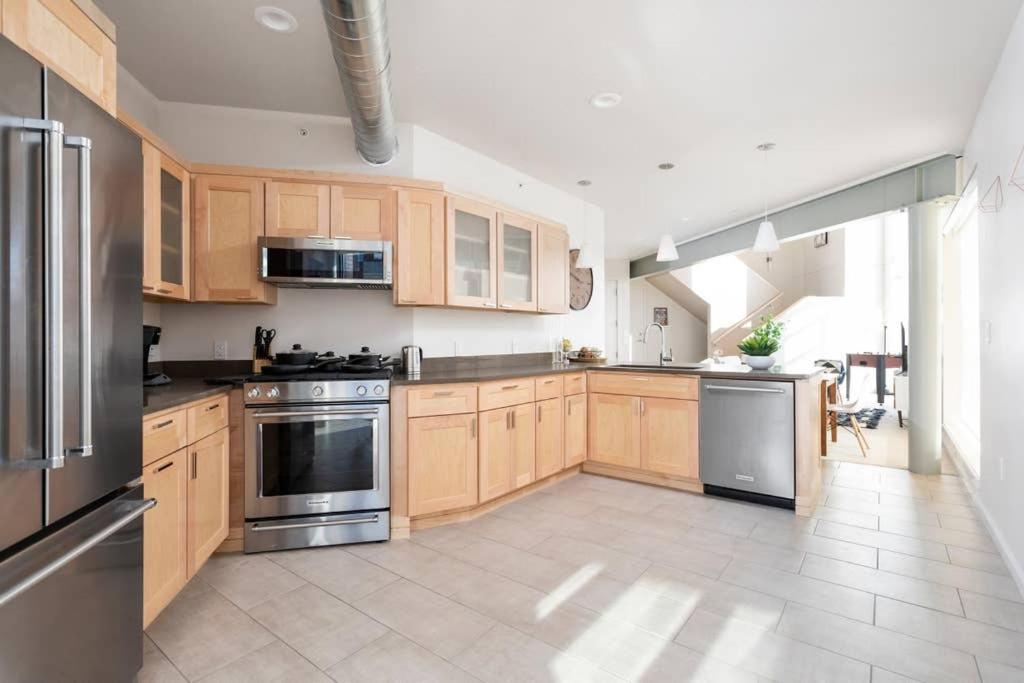Upscale 3br Penthouse By Cozysuites Indianapolis
