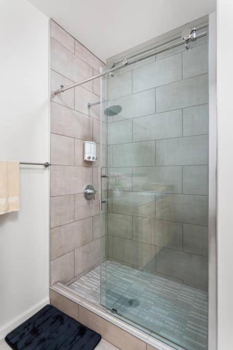 Upscale 3br Penthouse By Cozysuites Indianapolis